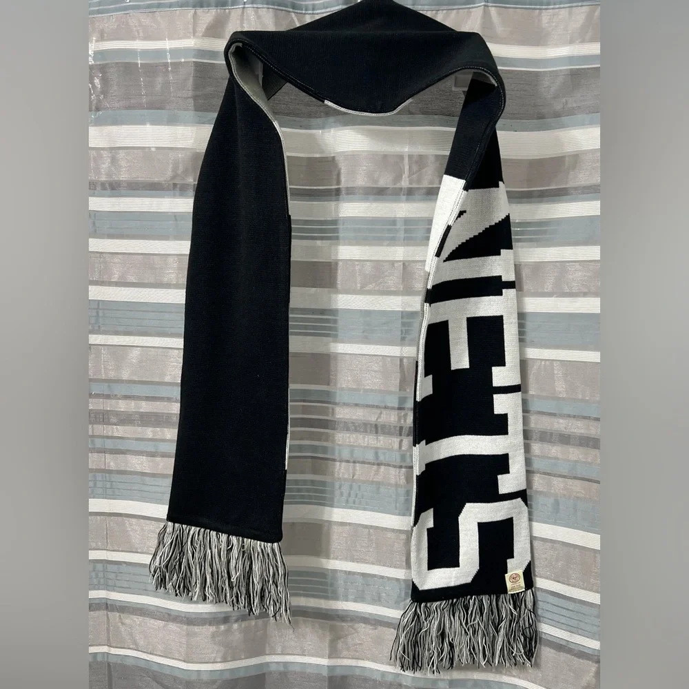 47 Brand Brooklyn Nets Basketball Black and Gray Scarf